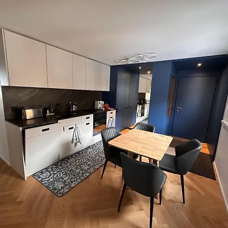 Modern, Comfortable & Place In Шале